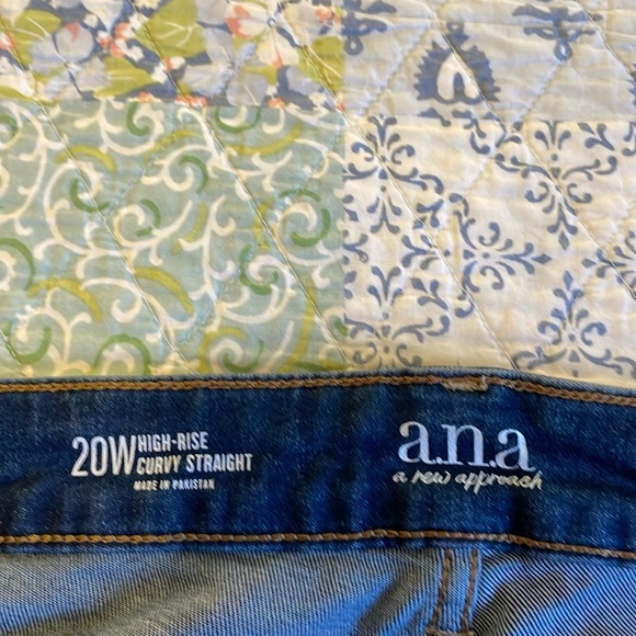 Ana- High- rise Curvy Straight Jean. Size 20W. Light distressing. EUC. - Picture 6 of 6